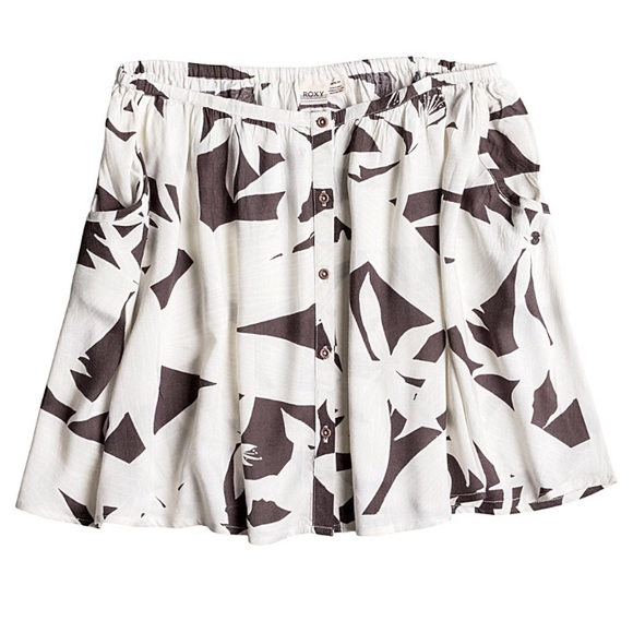 Roxy Cosmia - Picture 5 of 7